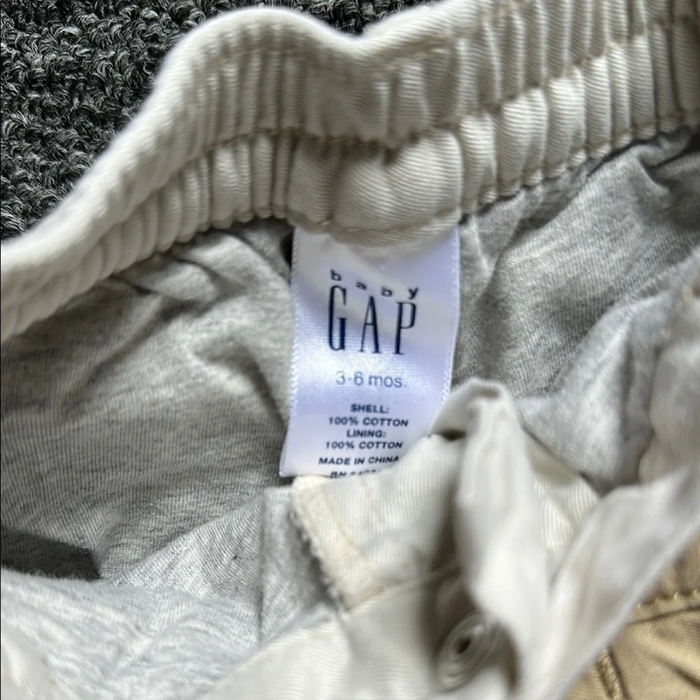 Baby Gap - Set of light and dark khaki pants - Picture 4 of 4